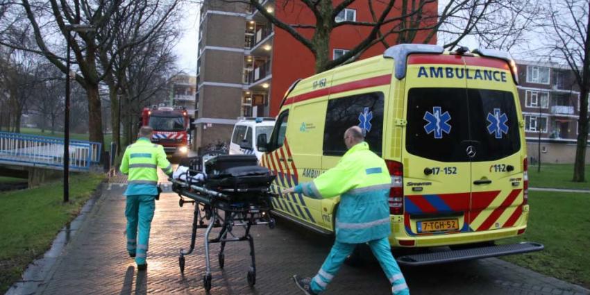 Bewoner raakt gewond bij blussen woningbrand in Schiedam