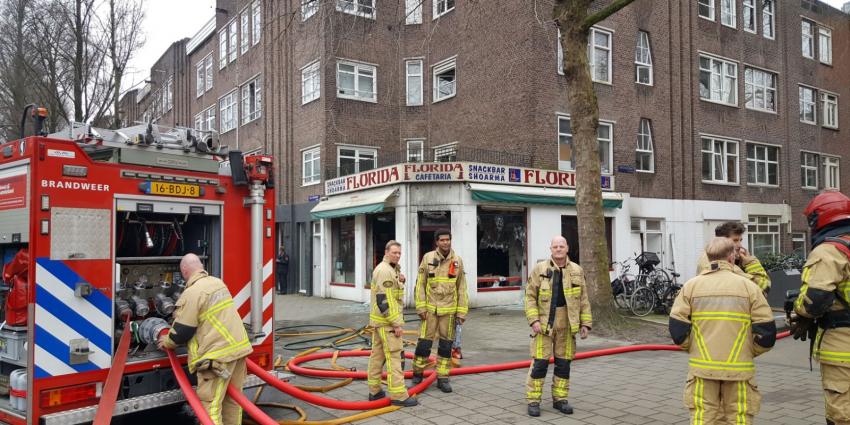 Snackbar in Van Woustraat in vlammen opgegaan