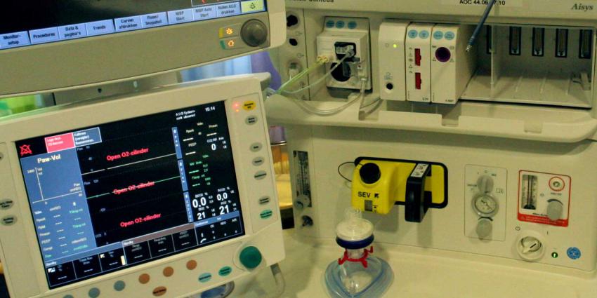 apparatuur-ziekenhuis-monitor-IC