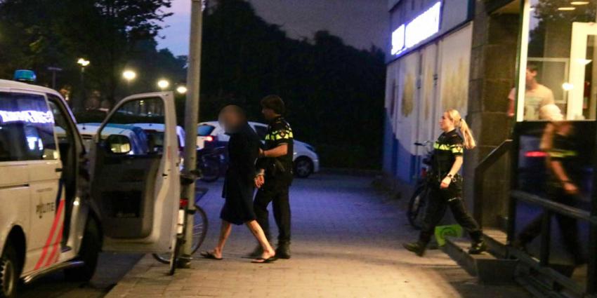 Gewonde bij steekpartij in voormalig hotel, twee aanhoudingen