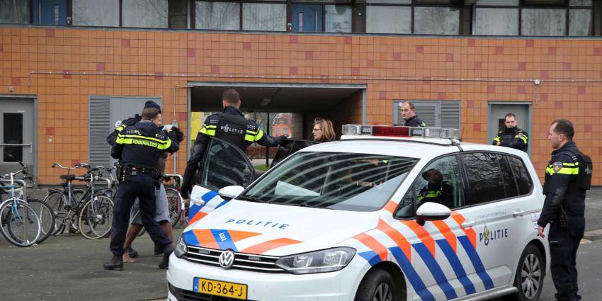 Bewoners horen schoten, arrestatieteam houdt verdachte aan