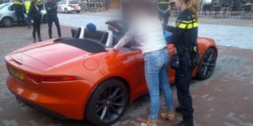 Dure auto’s, drugs en wapens bij autocontrole Rotterdam gevonden