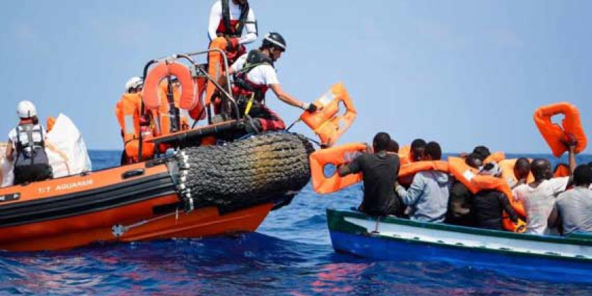 Reddingsschip Aquarius kan geredde migranten niet kwijt