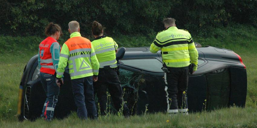 auto-gekanteld-politie