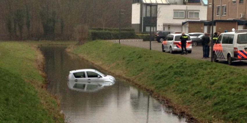 Auto total loss na vergeten handrem