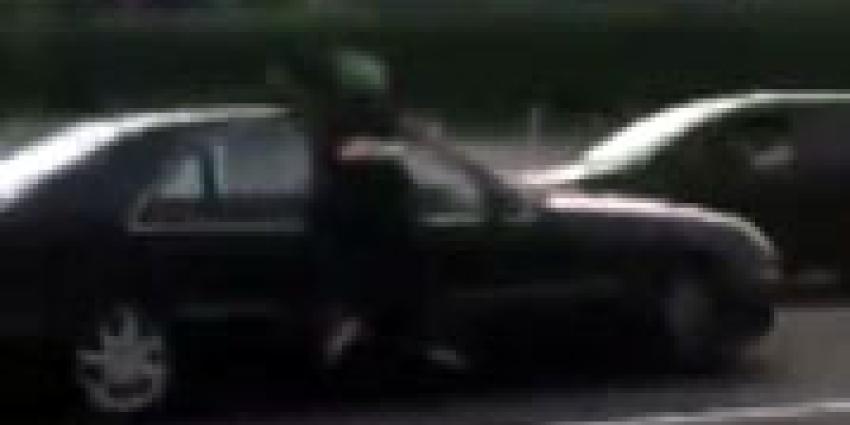 Man op auto door Utrecht meegesleurd na verkeersruzie