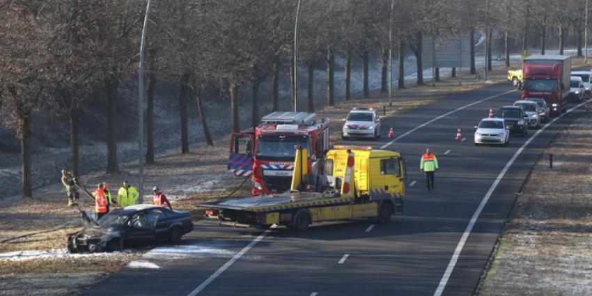  Autobrand op verbindingsweg van snelwegen bij Eindhoven