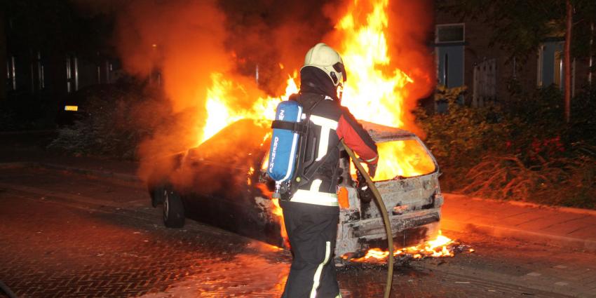 Auto in vlammen op in Hoogeveen
