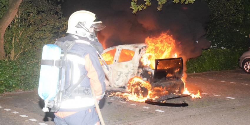 Opnieuw auto in vlammen op in Hoogeveen