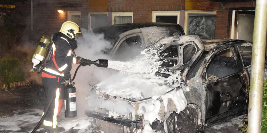 Opnieuw auto's in vlammen op in Hoogeveen
