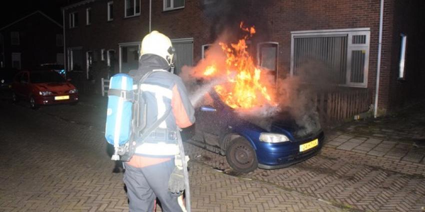 Auto in Hoogeveen brandt geheel uit 