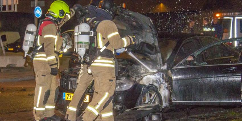 Autobrand op industrieterrein Schiedam 
