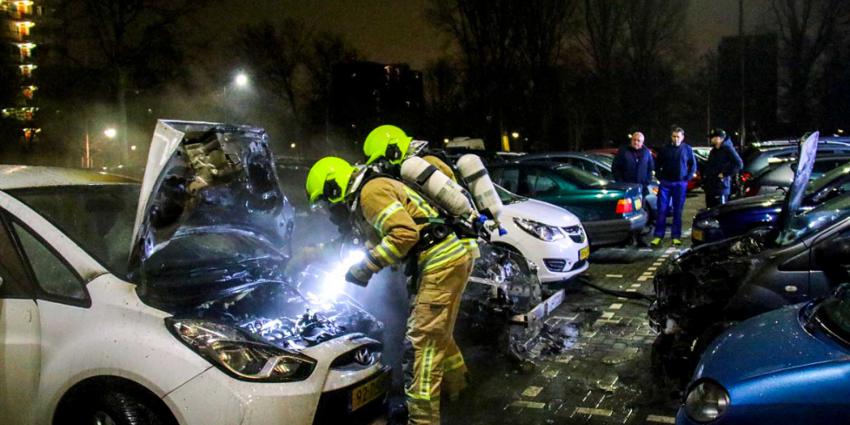 Vijf auto’s beschadigd na brand Londenweg Vlaardingen