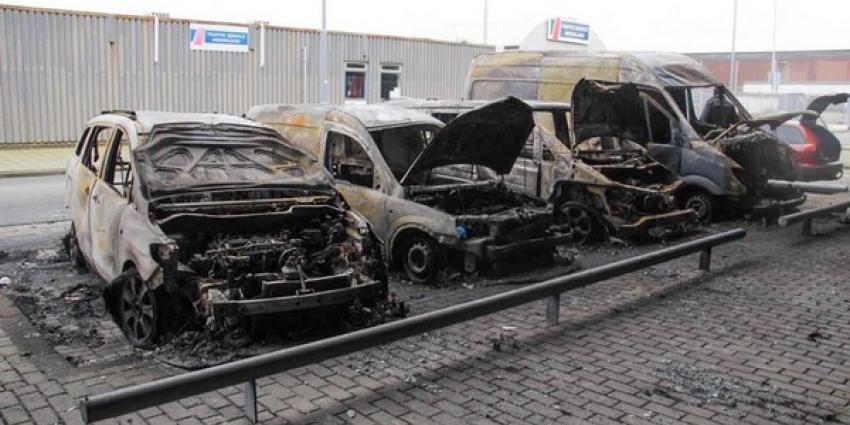 Vijf auto's uitgebrand in Rotterdam
