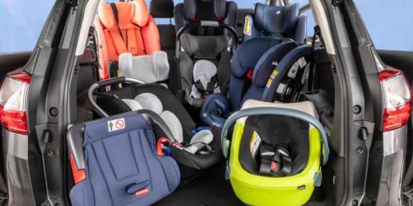 Autostoeltjes achter in auto