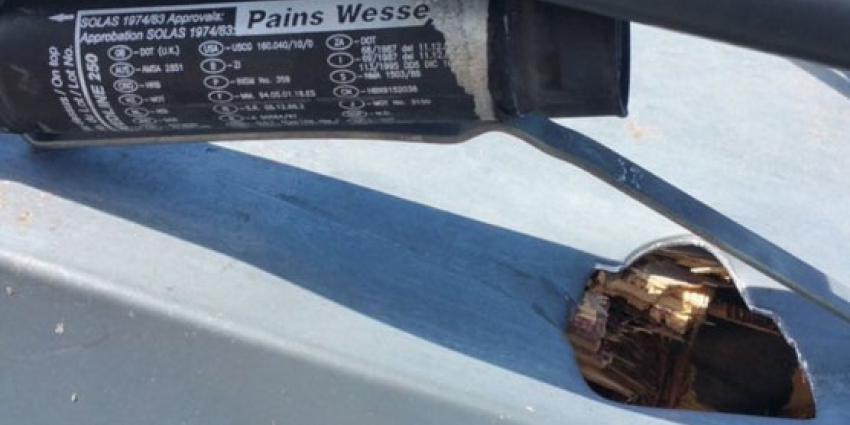 Raket slaat in bij flat in Urk