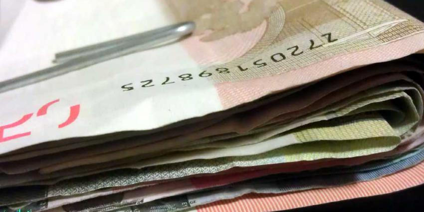 Duizenden euro’s vals geld gevonden in plafond