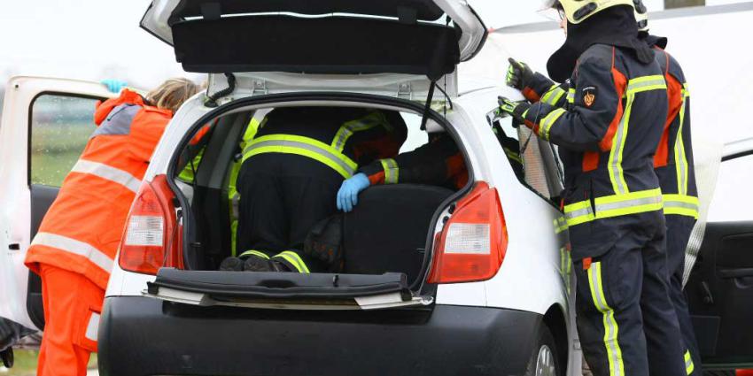 Twee gewonden bij ernstig eenzijdig verkeersongeval Donderen