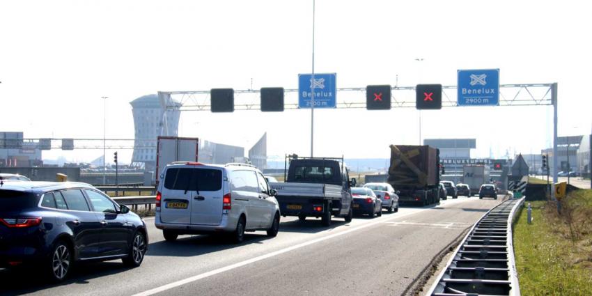 Verkeerschaos rond Beneluxtunnel A4 vanwege storing