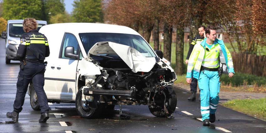 bestelauto-motorblok-botsing