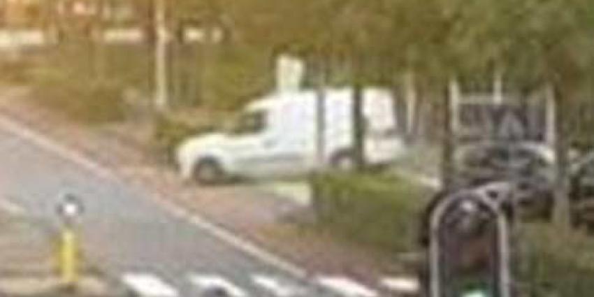 Bestelbus is mogelijk vluchtauto na moord advocaat Wiersum