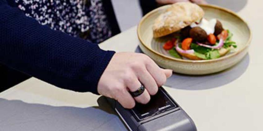 ABN AMRO nodigt klanten uit om betalen met nieuwe wearables te testen