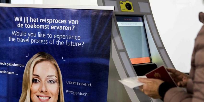 Test op Schiphol met ‘biometrisch boarden’