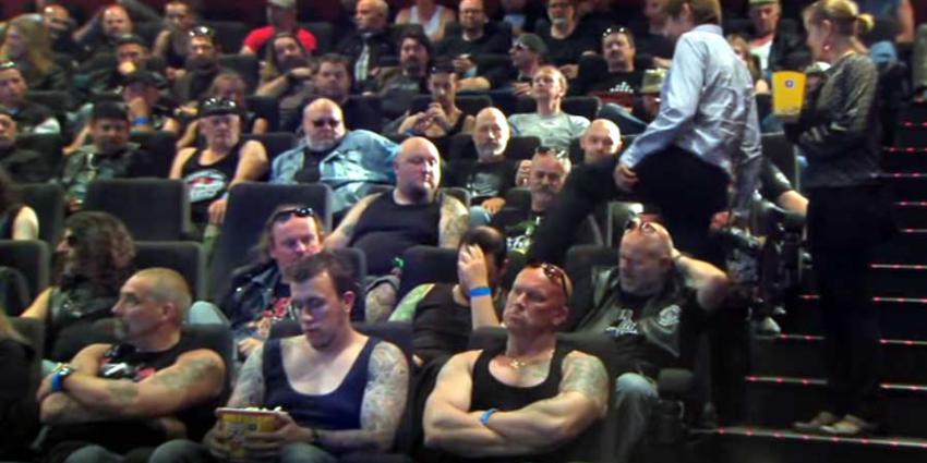 Filmpje pakken. Ga jij/jullie zitten?