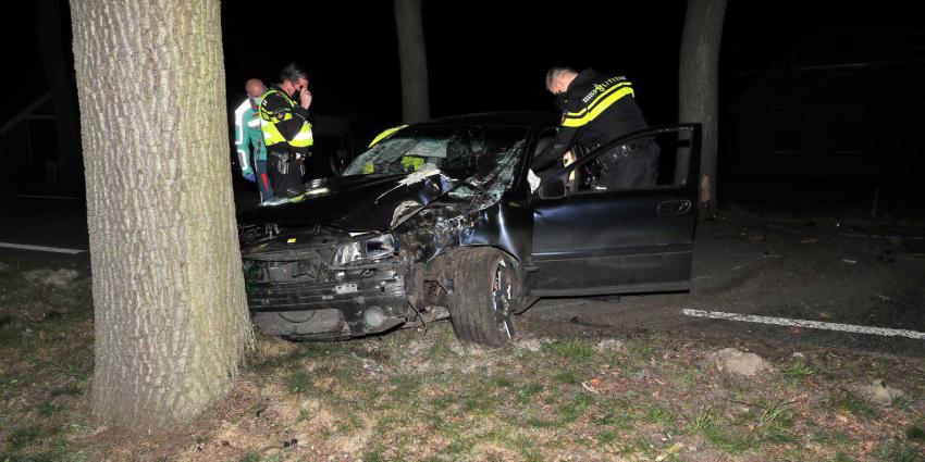 boom-botsing-auto-politie