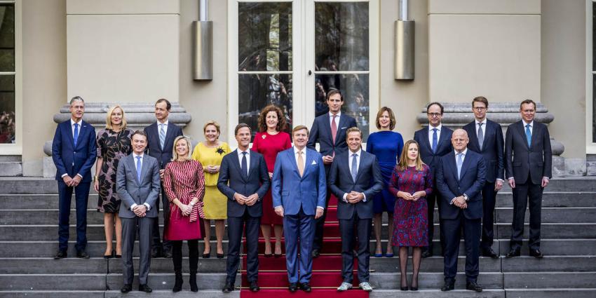 Nieuwe kabinet-Rutte III beëdigd