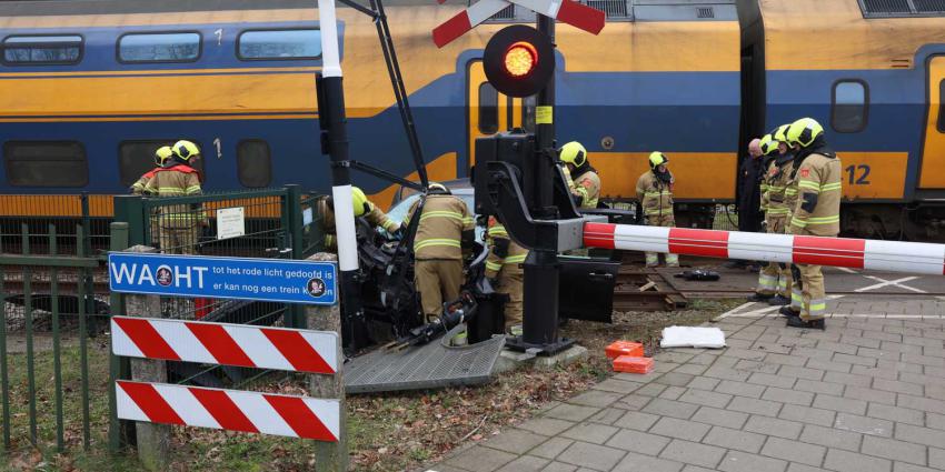botsing-trein-spoorwegovergang