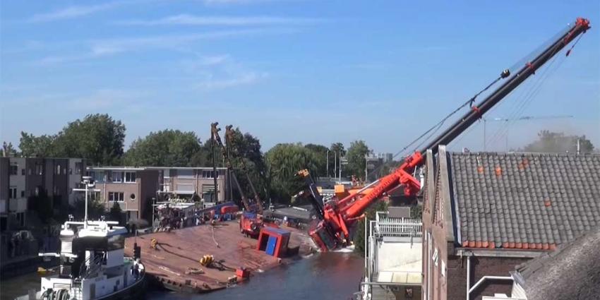 Inhijsen brugdeel Alphen a/d Rijn gaat fout kranen vallen om, meerdere gewonden