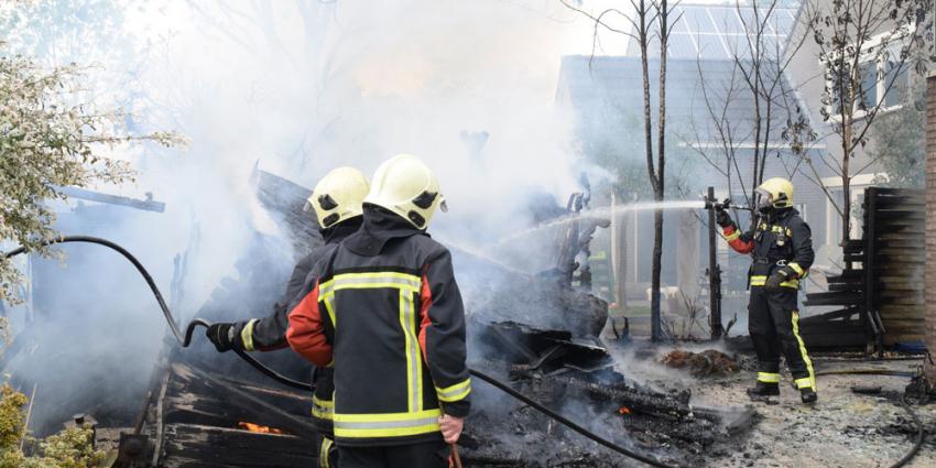 Schuur door brand verwoest in Hoogeveen