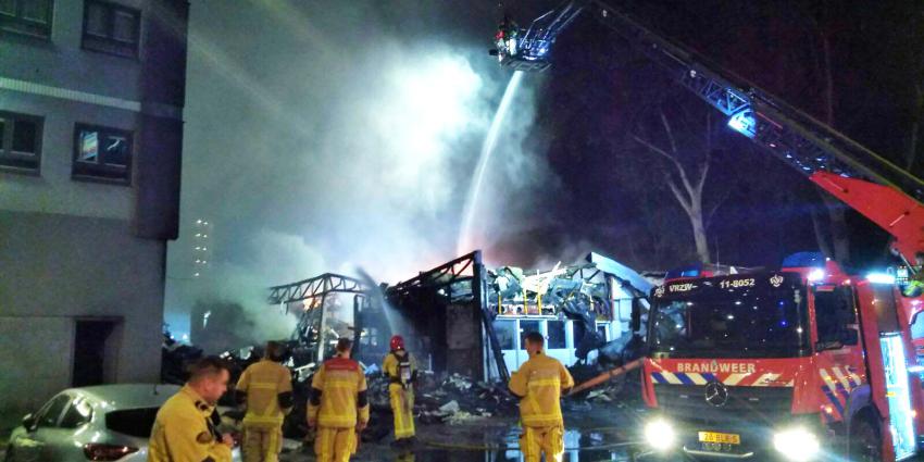 Zeer grote brand in kringloopwinkel Amsterdam