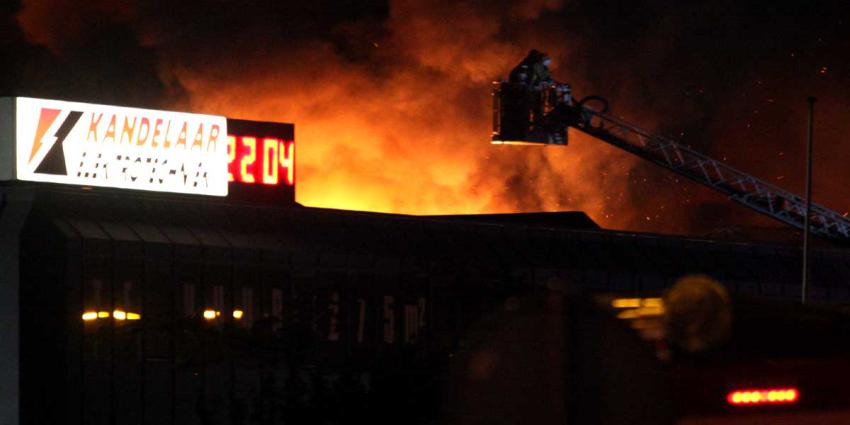 Zeer grote brand op bedrijventerrein De Kwakel