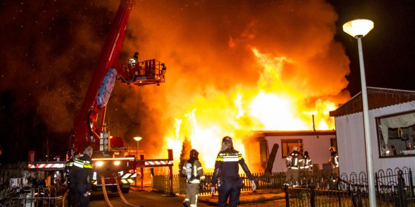 Brand verwoest woonwagen in Vlaardingen