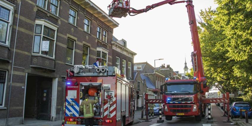 Brandweer blust brandje op balkon in Schiedam
