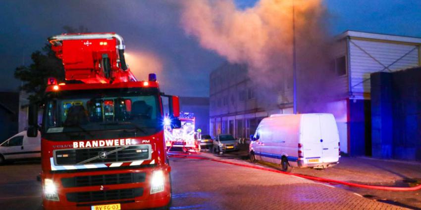 Veel rook bij brand in bedrijfspand Rotterdam