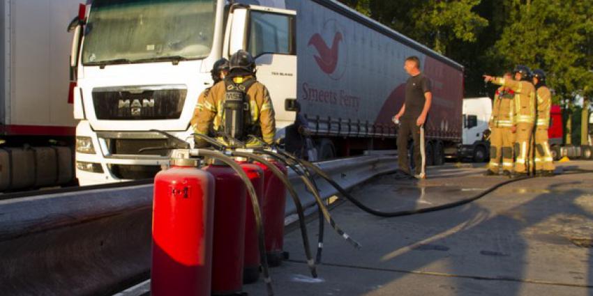 Brand in vrachtwagen bij BP A20