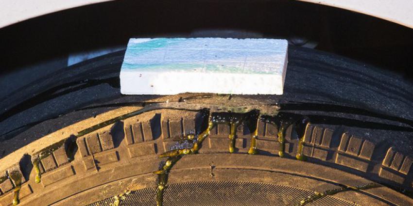 Bestelbus besmeurd met brandgel en aangestoken in Boxtel