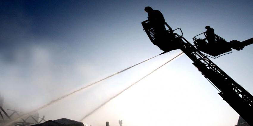 Brandweerman onwel tijdens blussen grote brand Gorinchem