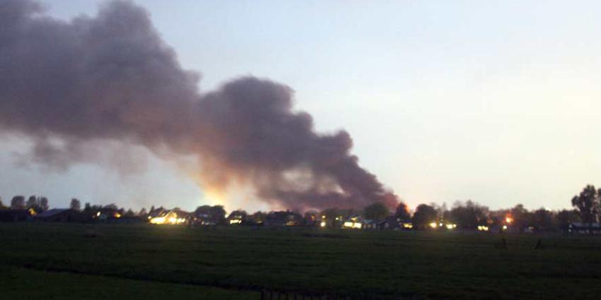 Zeer grote brand op bedrijventerrein De Kwakel