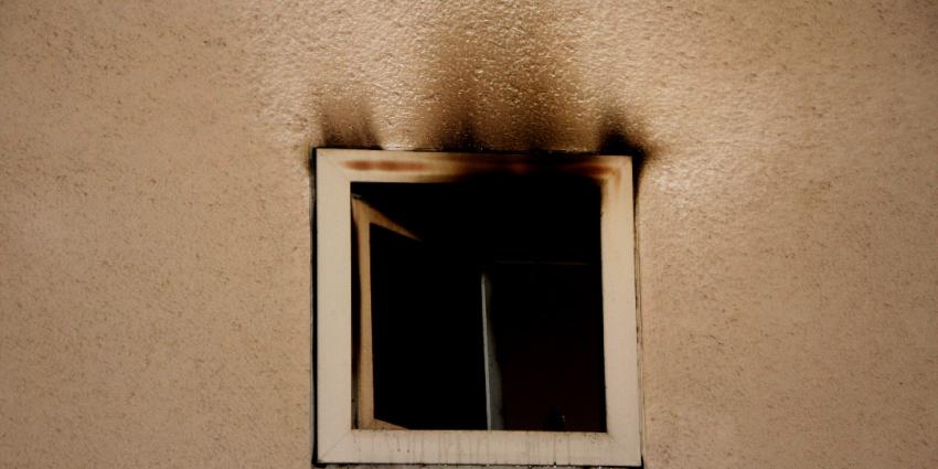 Brand in woning door kaarsen