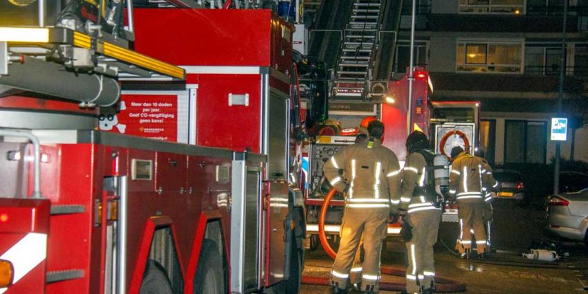 Grote uitslaande brand in Rotterdamse woning 