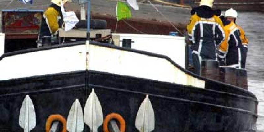 Schipper binnenvaartschip na val in water Krimpen aan den IJssel overleden