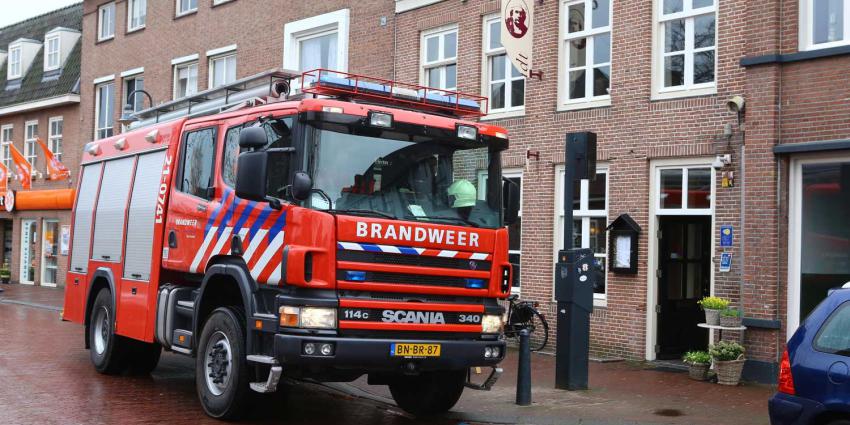 Brandweer verricht meting bij Grand Café Rembrandt in Boxtel