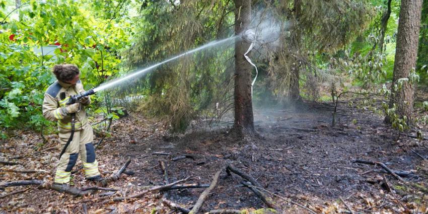 brandweervrouw-blussen