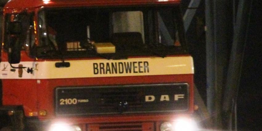 zes auto's, beschadigd, brand