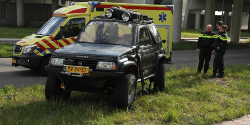 Auto slaat over de kop na afbreken achteras 