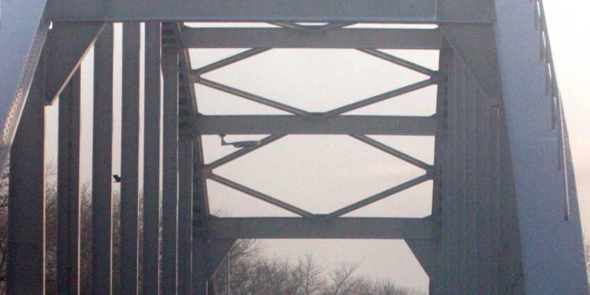 Drie nieuwe betonnen geluidsarme bruggen op traject A27